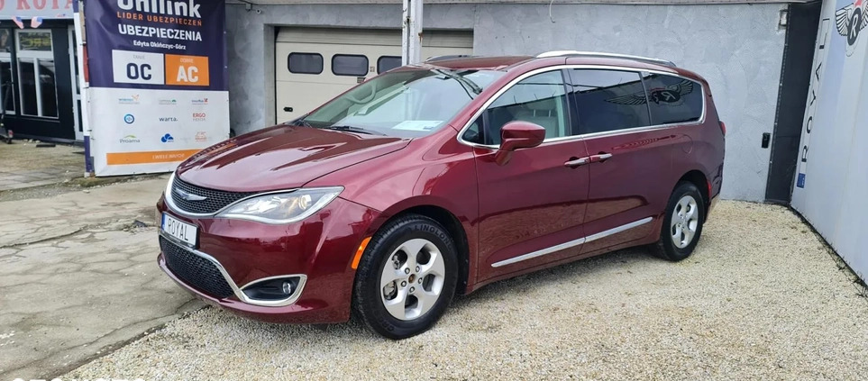 Chrysler Pacifica cena 98277 przebieg: 166000, rok produkcji 2017 z Zbąszyń małe 254